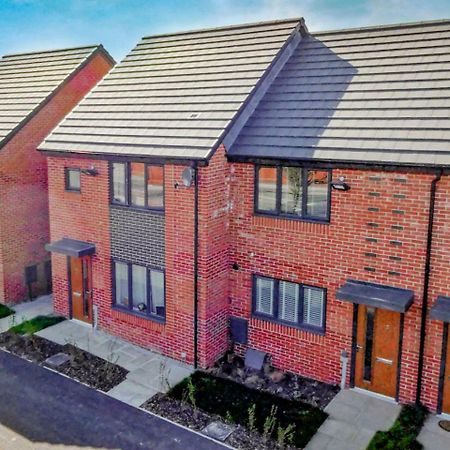 Newly Built, Splendid House For 5 In Manchester! Luaran gambar