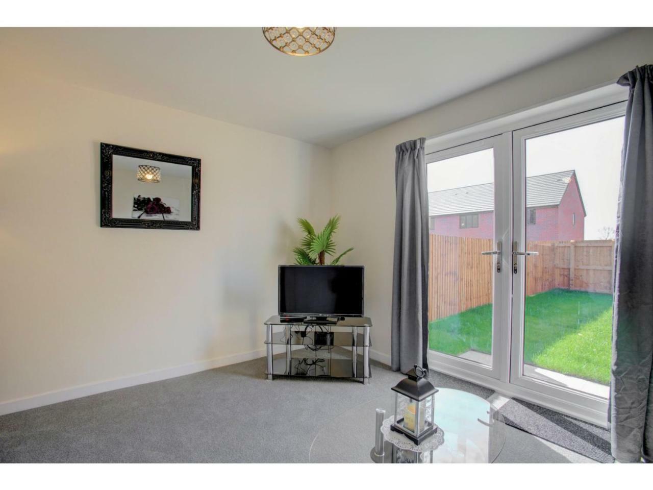 Newly Built, Splendid House For 5 In Manchester! Luaran gambar