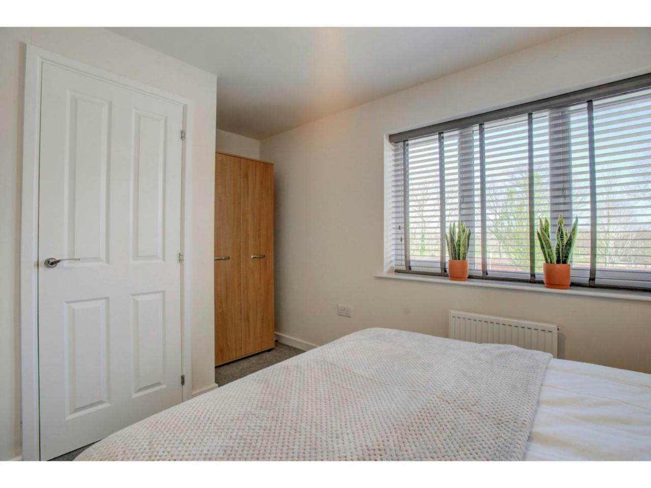 Newly Built, Splendid House For 5 In Manchester! Luaran gambar
