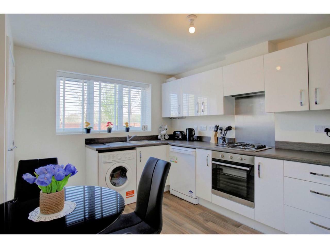 Newly Built, Splendid House For 5 In Manchester! Luaran gambar